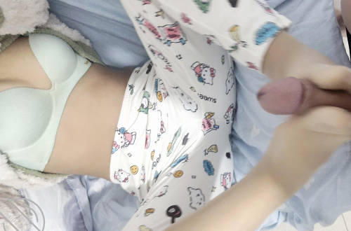 閨蜜偷情實錄 背著我床上雙人激情戲碼超刺激